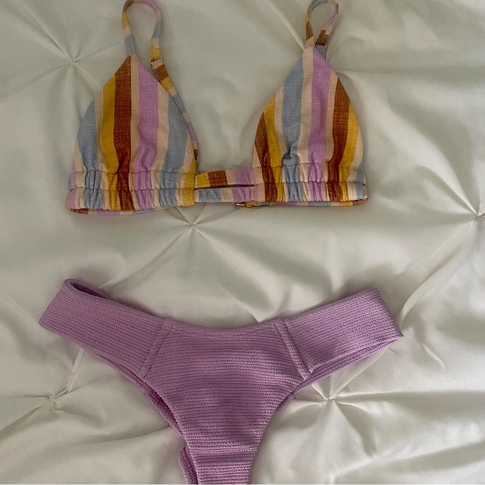 BRAND NEW NEVER WORN Montce Bikini top. Size XS